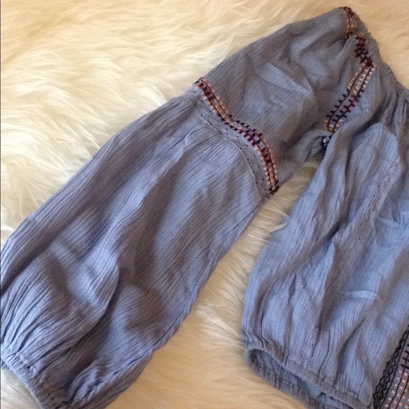 Off Shoulder little blue tassel blouse - Picture 4 of 5